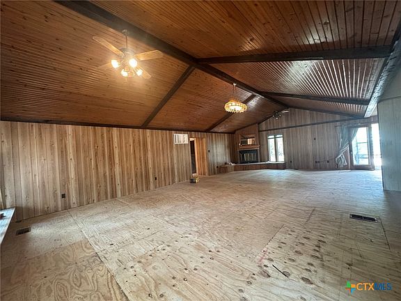 4th image of 823 Mountain Rd