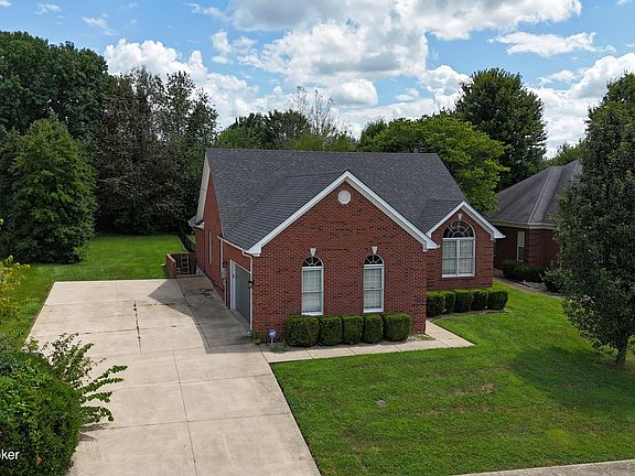 3rd image of 116 Waverly Dr