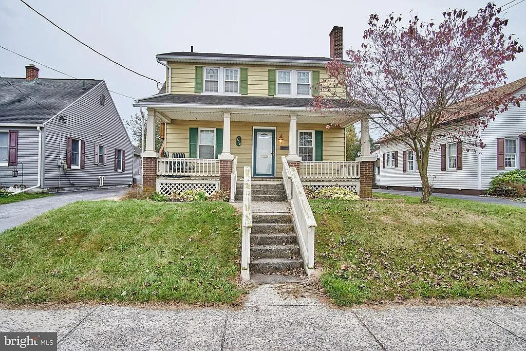 450 Stanley Ave photo 1