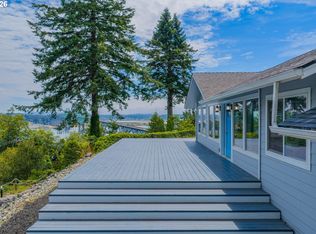 66634 Glasgow Ln, North Bend, OR 97459