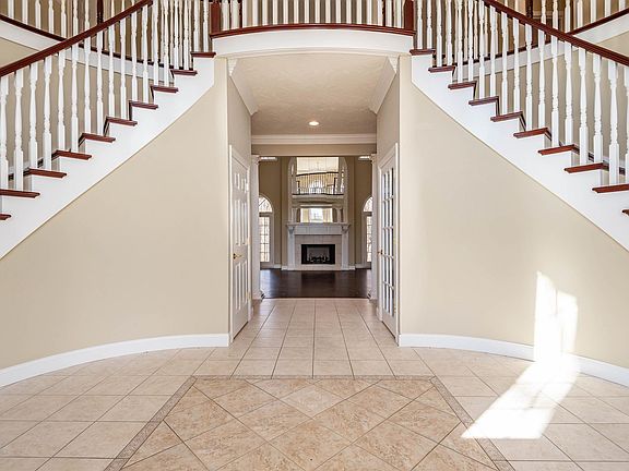 4th image of 4772 S Lake Forest Dr