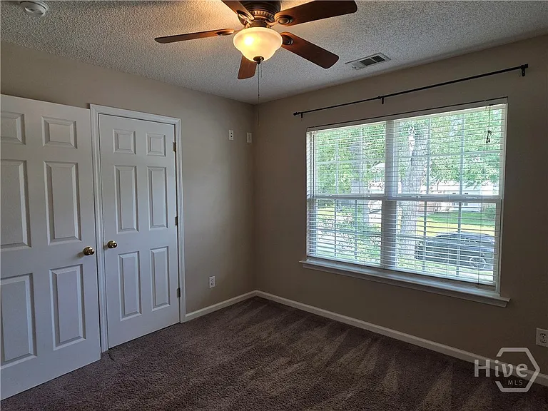 301 Aspen Dr — Photo 18