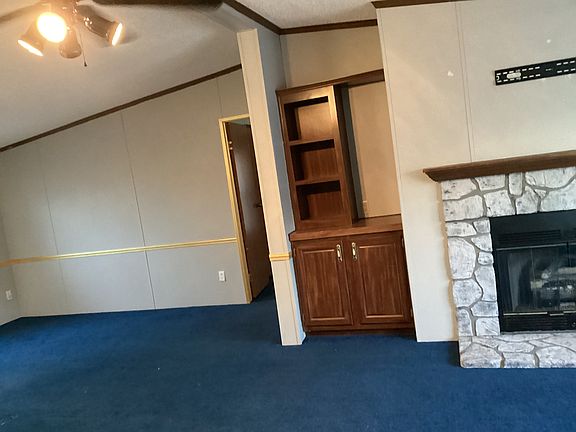 2nd image of 219 E Pine St
