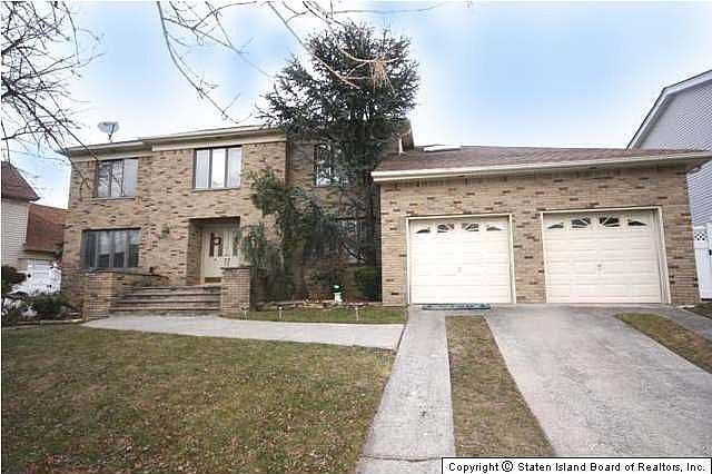1st image of 61 Elks Pl