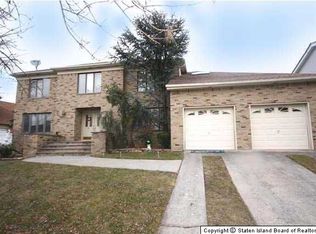 61 Elks Pl, Staten Island, NY 10309