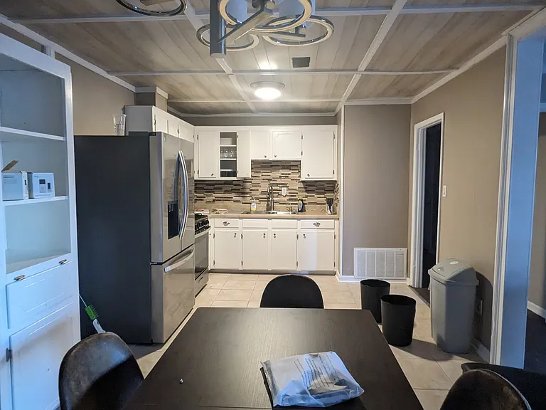 2909 Roberts St — Photo 5