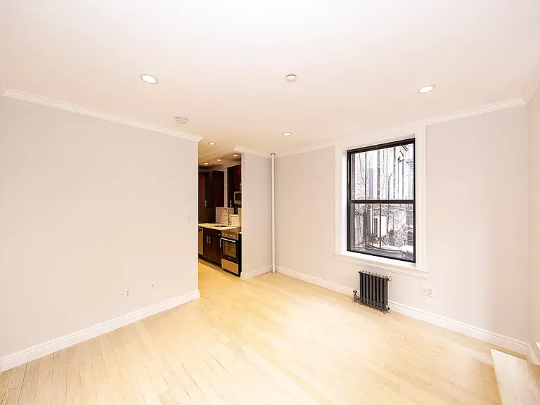 51 W 11th St #R2 — Photo 3