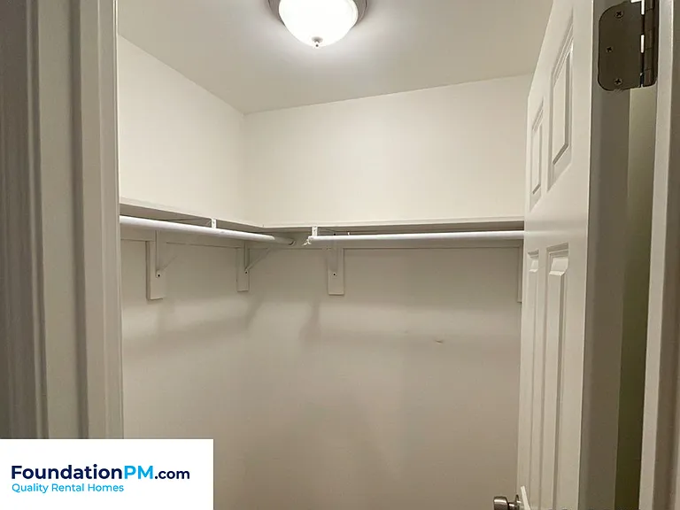 5 E Byfield Dr — Photo 18