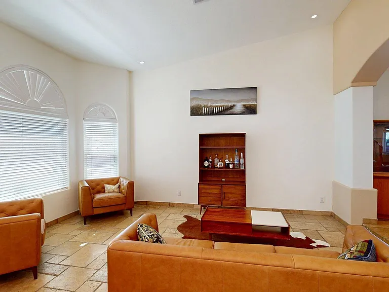 14818 N 18th Pl — Photo 5