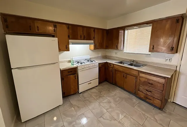 2 bed, 912 sqft, $1,250 — Photo 2