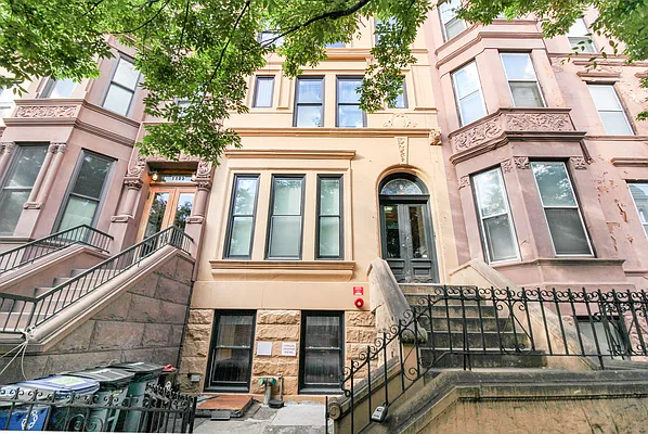 Rented by Coroi Corp | media 8