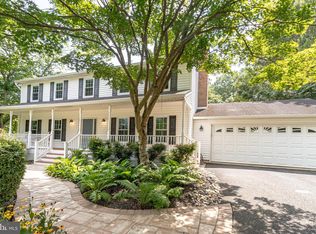 10329 Zion Dr, Fairfax, VA 22032