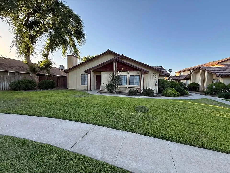 4414 W Cypress Ave
