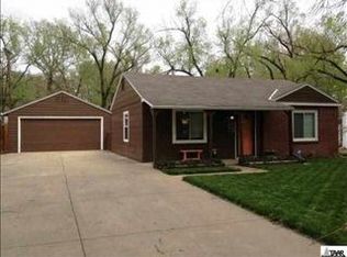 2604 SW Sunset Rd, Topeka, KS 66614