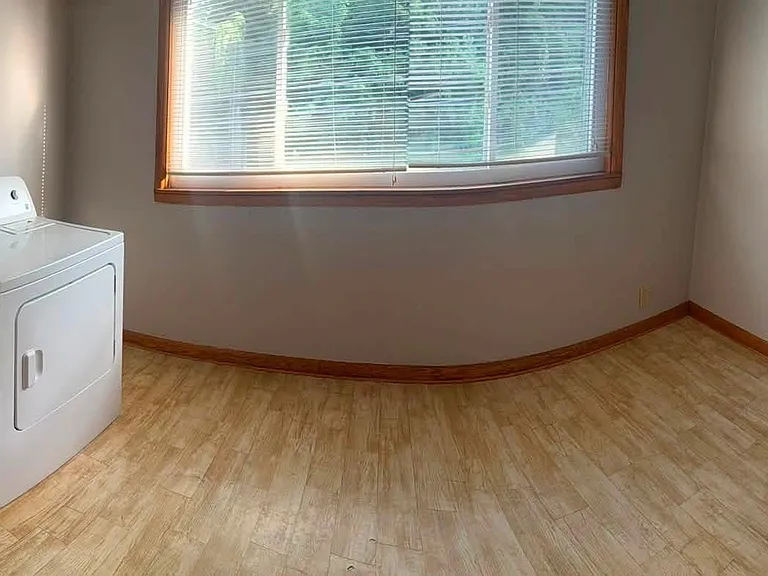 605 Hambley Blvd #B — Photo 10