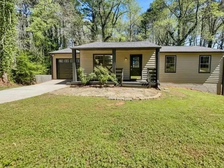 1472 Cobb Branch Dr — Photo 1
