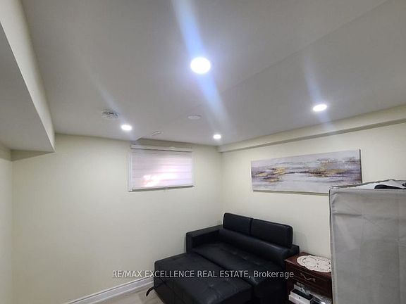 5th image of 156 Voltarie Cres