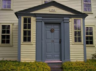 19 S Main St, Petersham, MA 01366