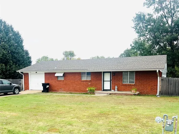 701 N Hughes Ave, Morris, OK 74445