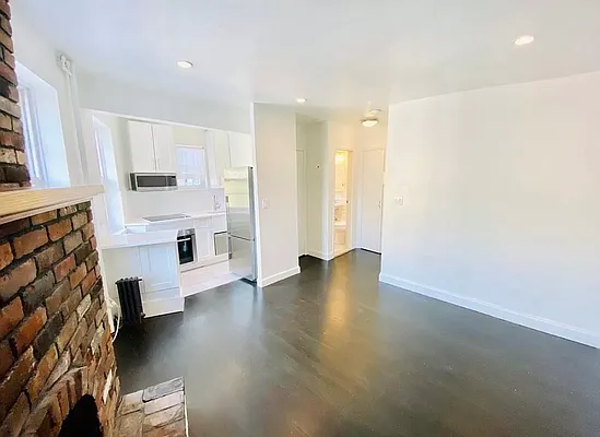 Rented by REAL New York | media 3