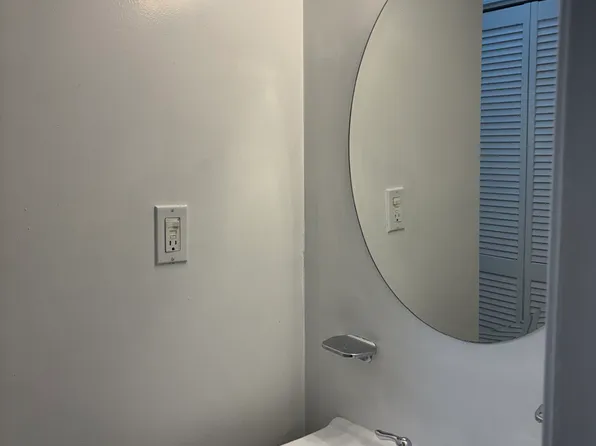 244 S 11th St APT C, Philadelphia, PA 19107