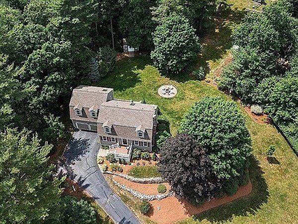 1st image of 4 Whites Pond Dr