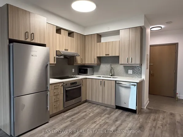 28 Uptown Dr #515, Markham, ON L3R 5M8