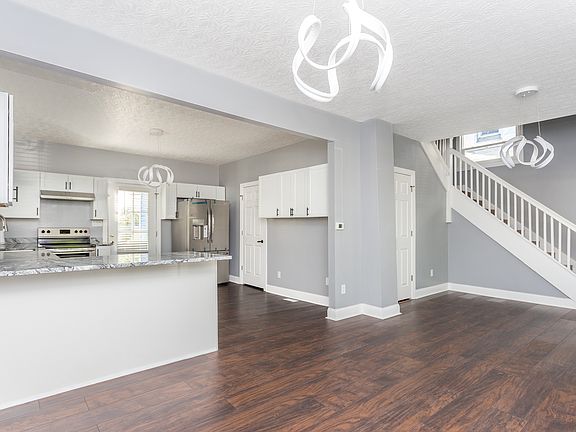 5th image of 555 N Parker Ave