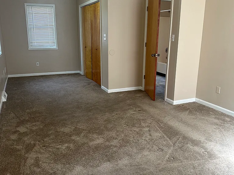 2322 Orleans Ave — Photo 5