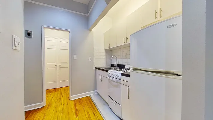 Rented by Compass | media 10