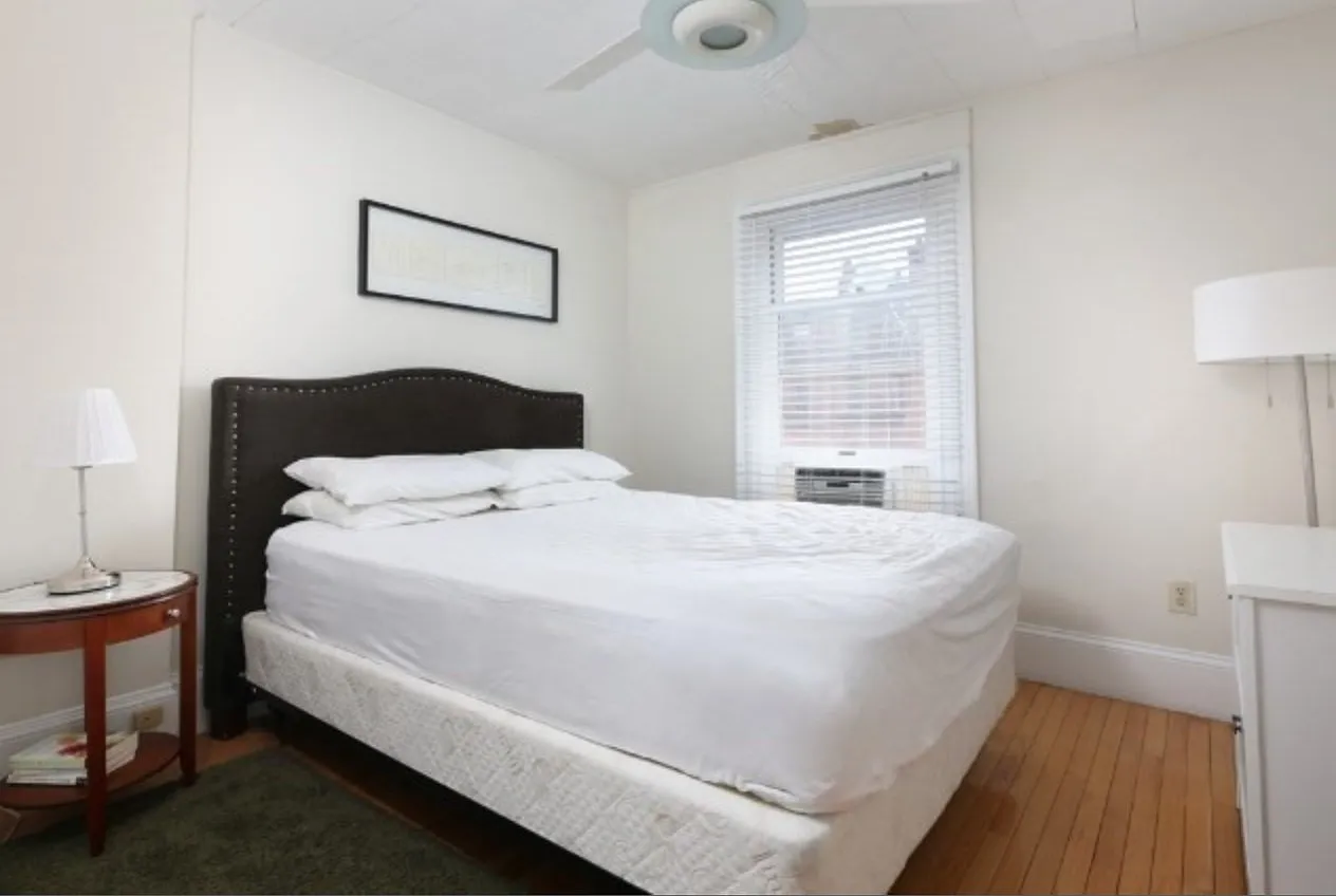 2 bed, 1.0 bath, 800 sqft, $4,200 — Photo 3