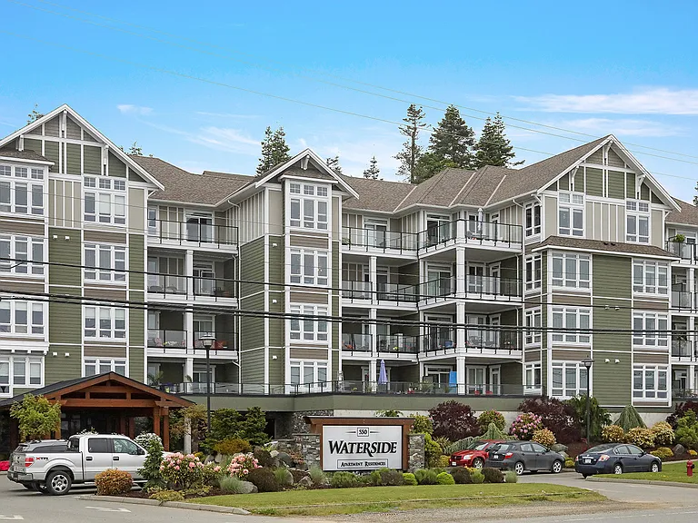 550 Island Hwy S — Photo 4