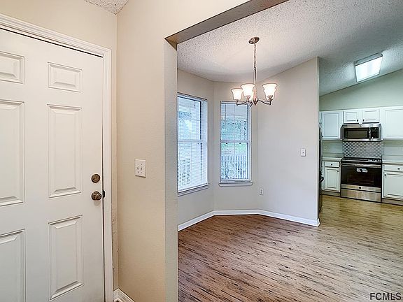 5th image of 57 Wheatfield Dr