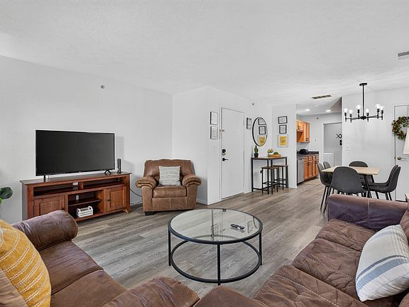 5th image of 2962 Vineyards Parkway ##1