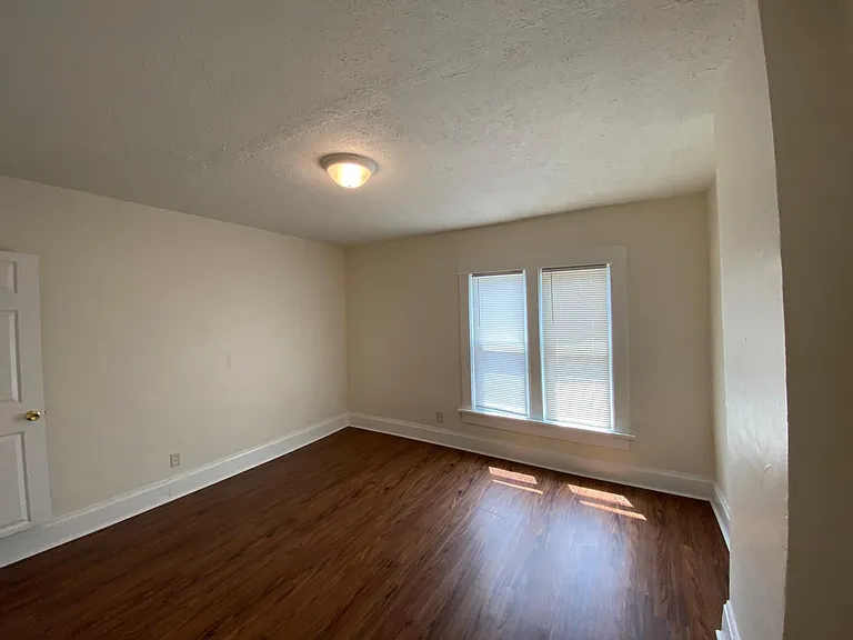110 Dana Ave — Photo 6
