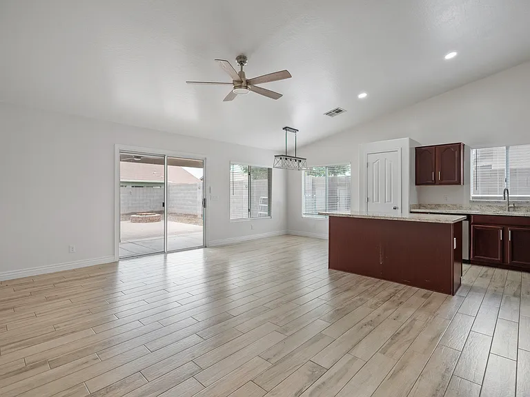 3746 E Magnus Cir — Photo 6