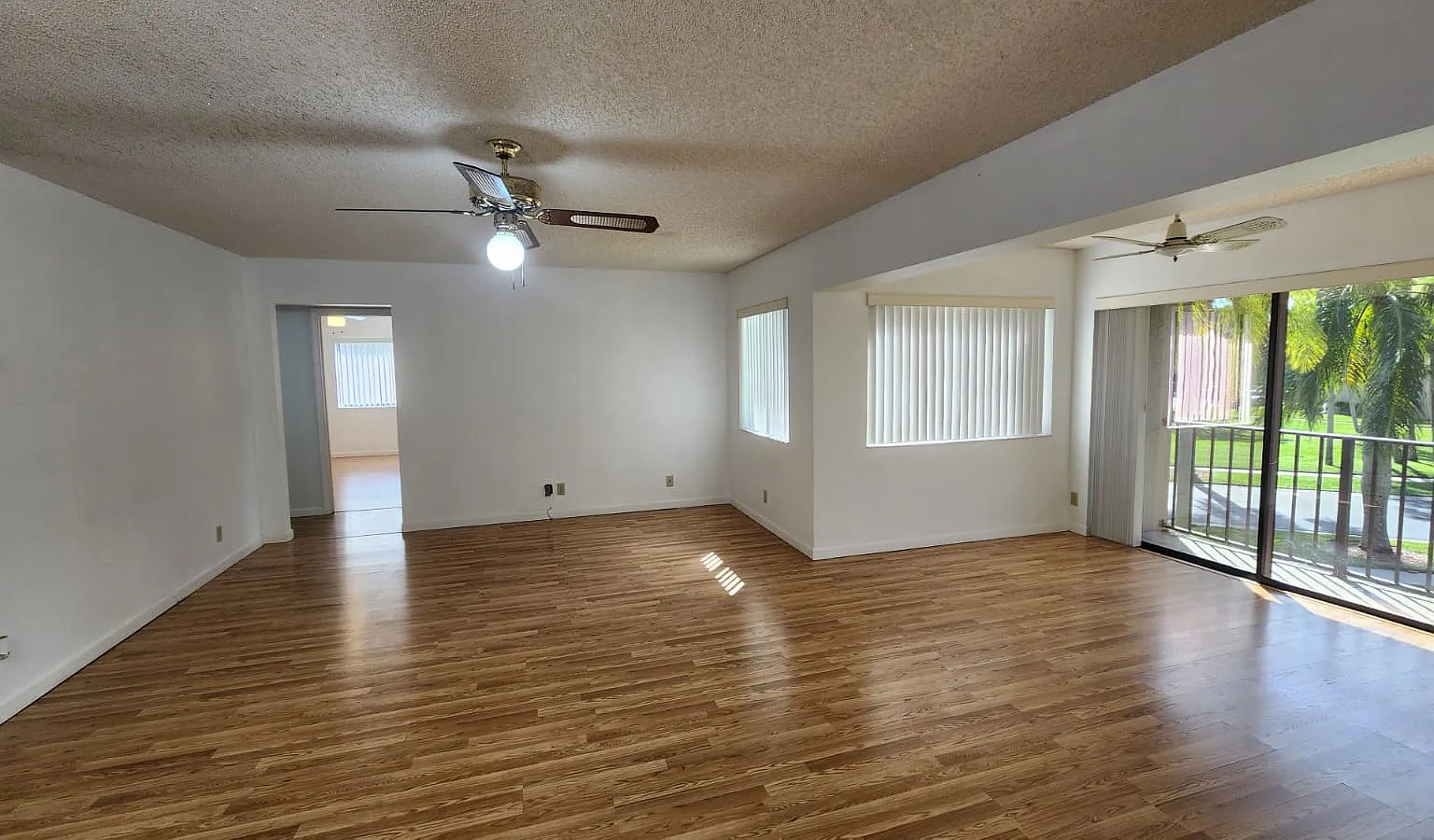 537 Shady Pine Way — Photo 4