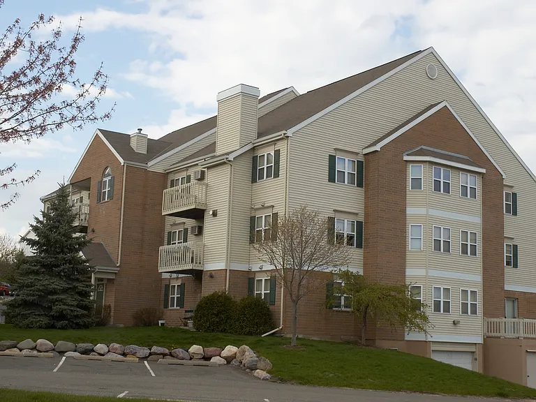 Maple Grove Apartments — Photo 7