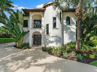 15 Middle Rd, Sewalls Pt, FL 34996