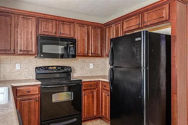 1st image of 4435 N 106th St