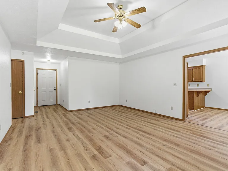 657 Kings Carriage Rd — Photo 8