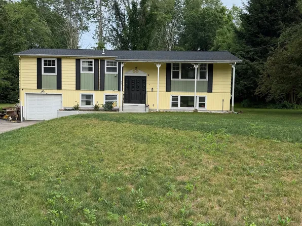 26 Caribou Drive, Norwich, CT 06360