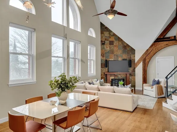 110 Washington Park APT 8, Newton, MA 02460