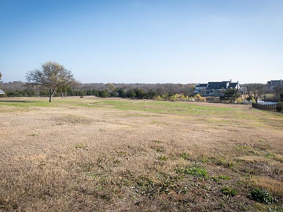 4th image of 930 Cowboy Ct