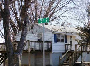 17863 Spencer Rd, Pleasant Valley, IA 52767