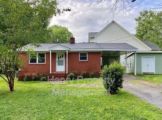 302 W Park St, Cary, NC 27511