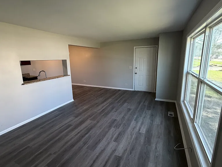 336 Somerset Ln — Photo 5