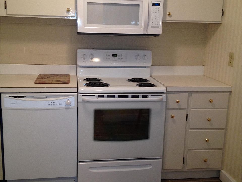 1st image of 2106 Kanawha Blvd E