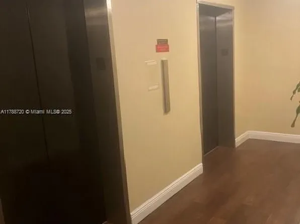 800 NE 195th St APT 701, Miami, FL 33179