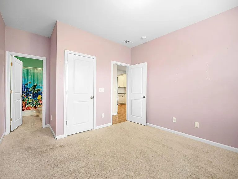 694 Redbud Ln — Photo 12